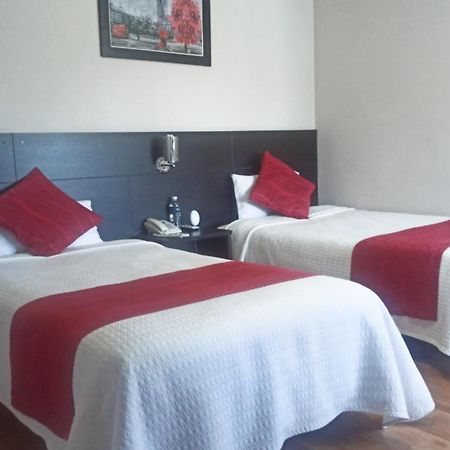 Hotel Versailles Ambato Exterior foto