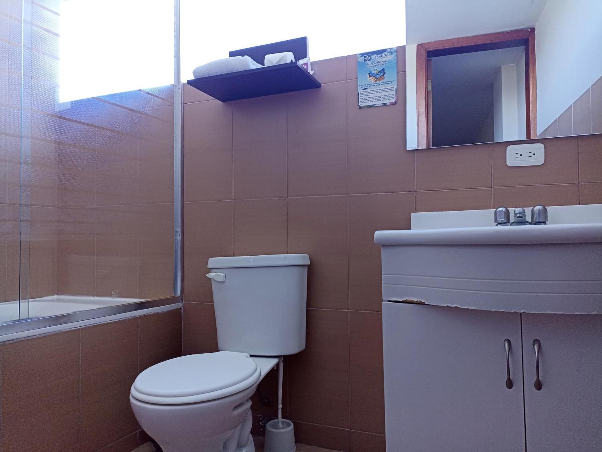 Hotel Versailles Ambato Exterior foto