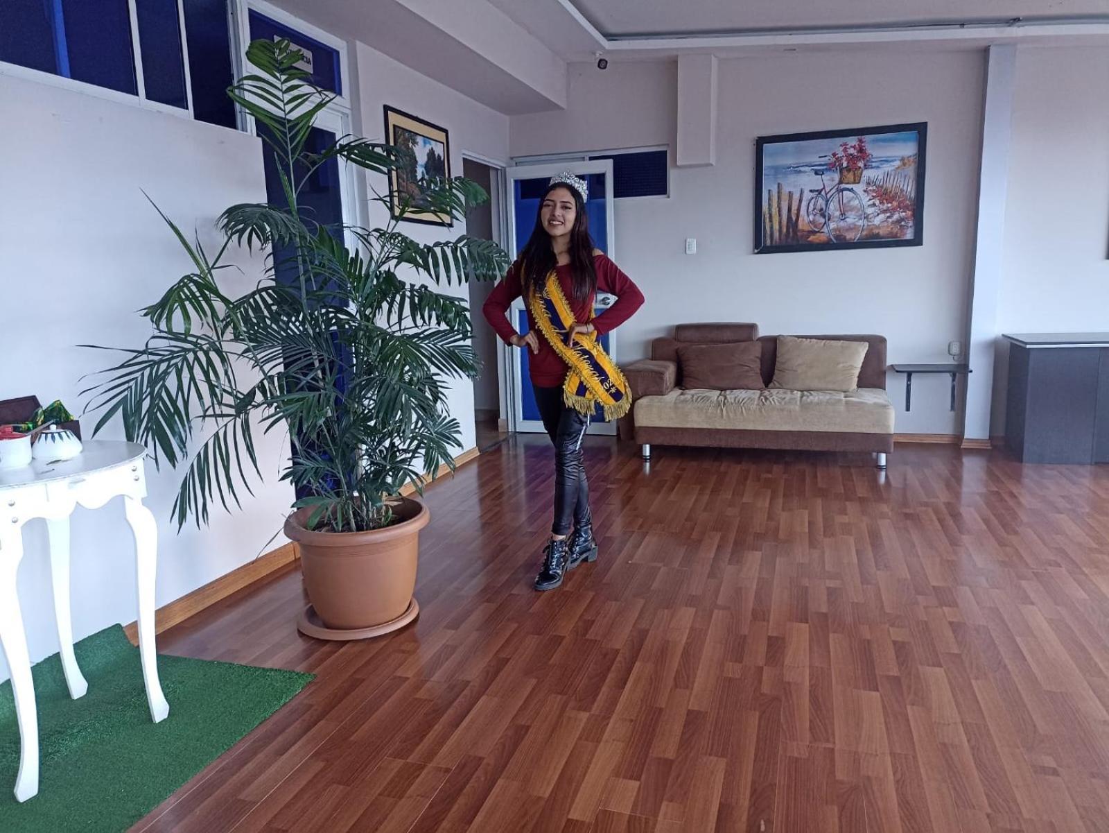 Hotel Versailles Ambato Exterior foto