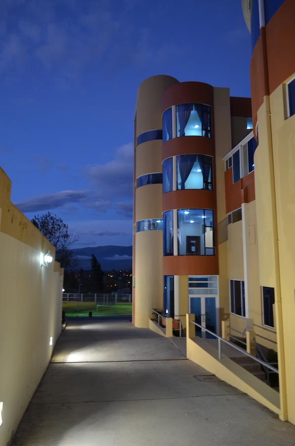 Hotel Versailles Ambato Exterior foto