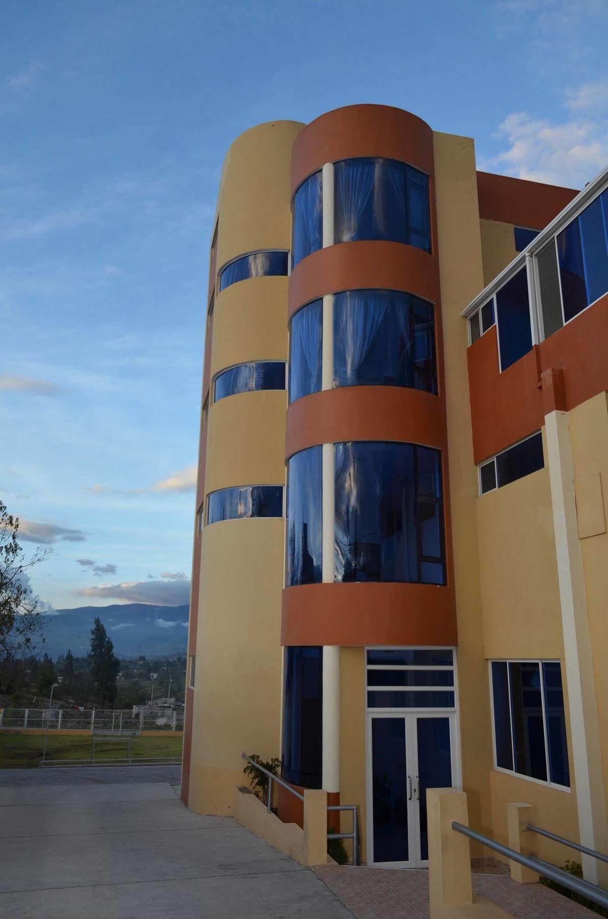 Hotel Versailles Ambato Exterior foto