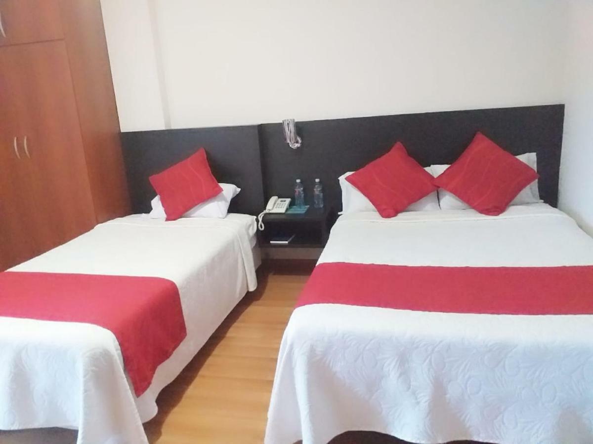 Hotel Versailles Ambato Exterior foto