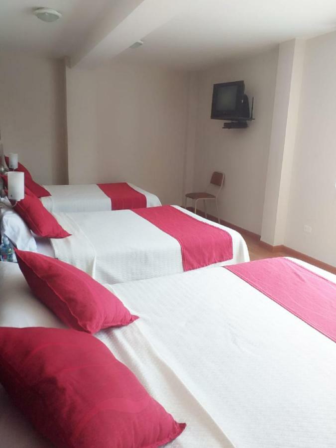 Hotel Versailles Ambato Exterior foto